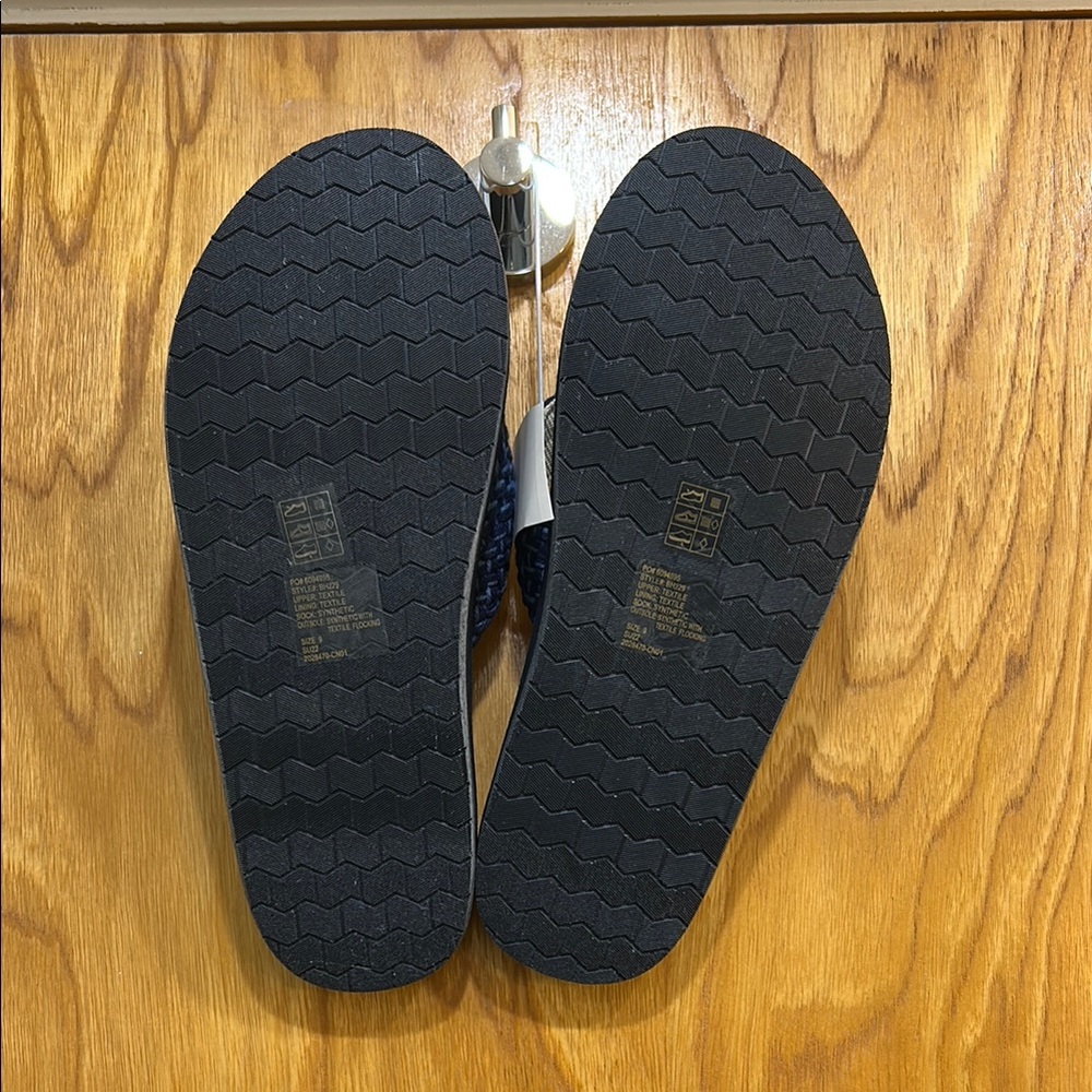 NWT J. Crew Navy Woven Sandals Size 9 - Picture 2 of 3